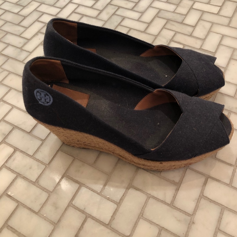 Navy Tory Burch wedges!